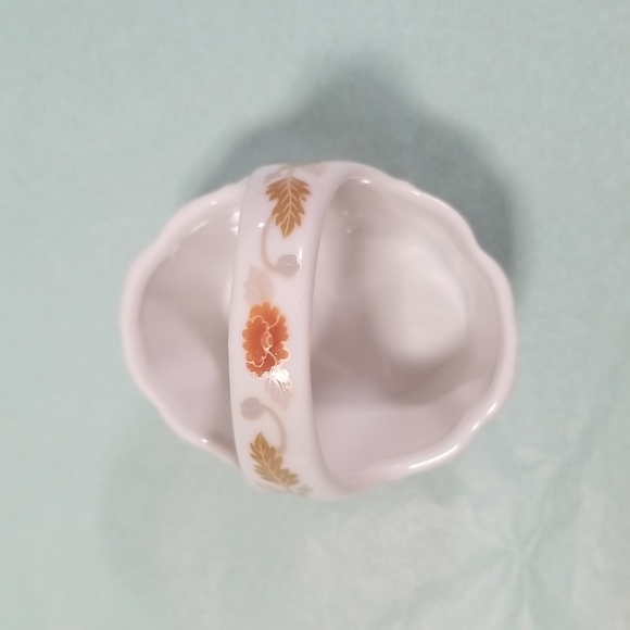 Takahashi San Francisco Porcelain Trinket Cute Little Basket - Picture 4 of 8